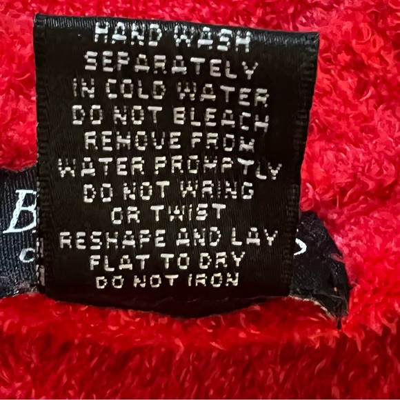 BAY STUDIO Career Petite Bright Red Super Cozy Chenille V-Neck Sweater PS - Picture 8 of 9